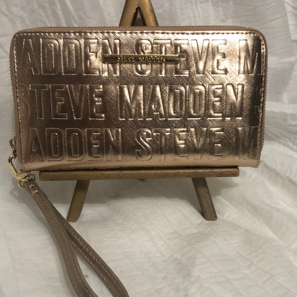 Steve Madden Handbags - Steve Madden Rose Gold Wristlet/ Wallet NWOT
